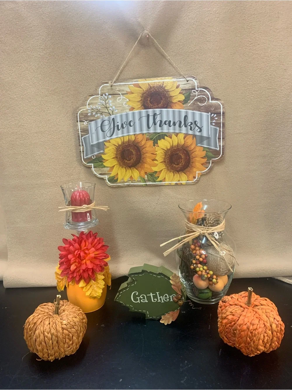 Give Thanks Sunflower Wall Sign - Autumn Yellow & Brown Home Decor. Inv 589